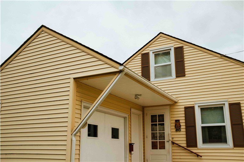 Top Siding FAQs: How long does it last, installation, warranty, and more